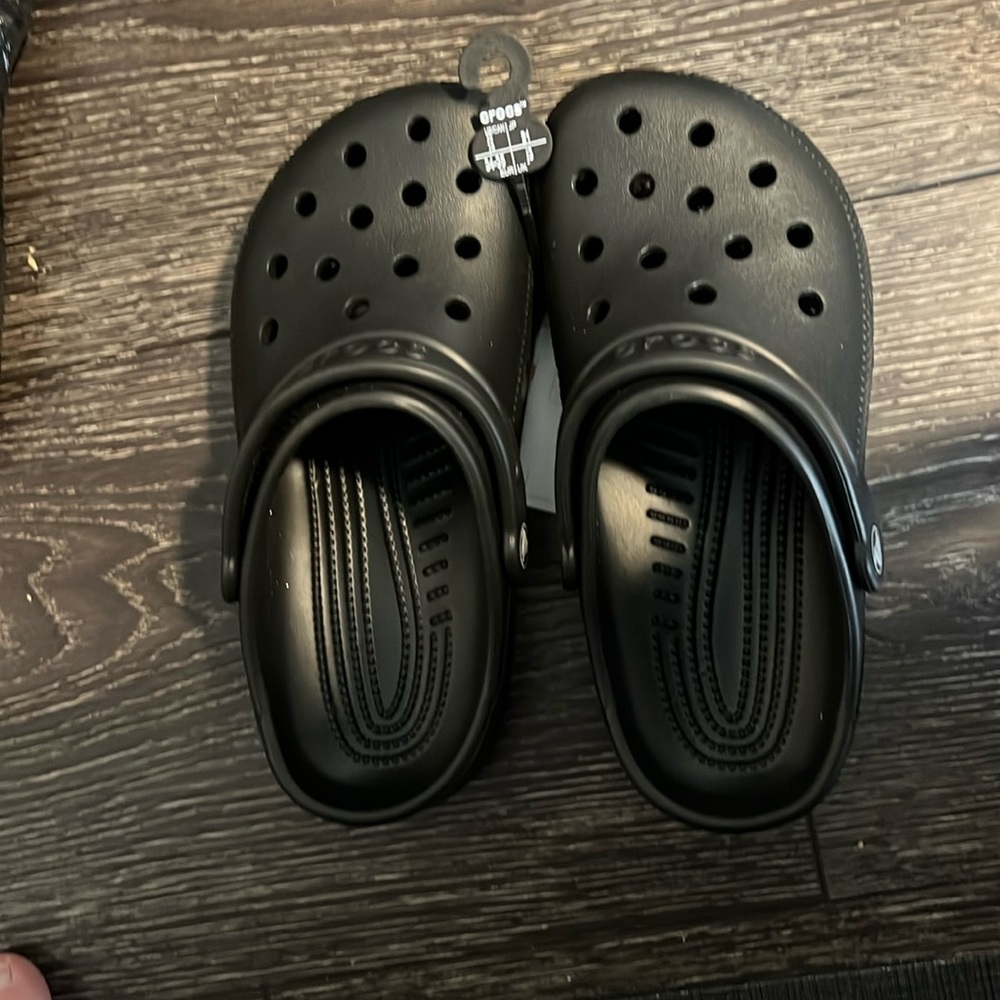 Crocs Kids Classic Clog brand new with tags size j3